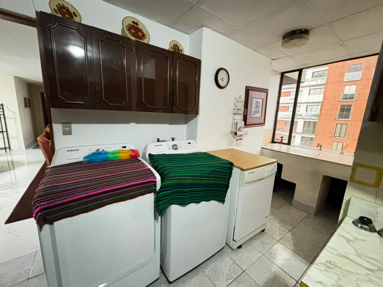 Apartamento en Alquiler completamente amueblado en zona 10 — Apartamento en Alquiler en Zona 10, Guatemala, Ciudad — foto 8 de 11