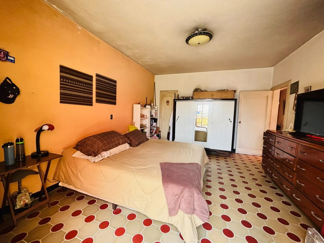 Amplia casa de 4 dormitorios en venta - ZONA 1 — Casa en Venta en Zona 1, Guatemala, Ciudad — foto 3 de 16