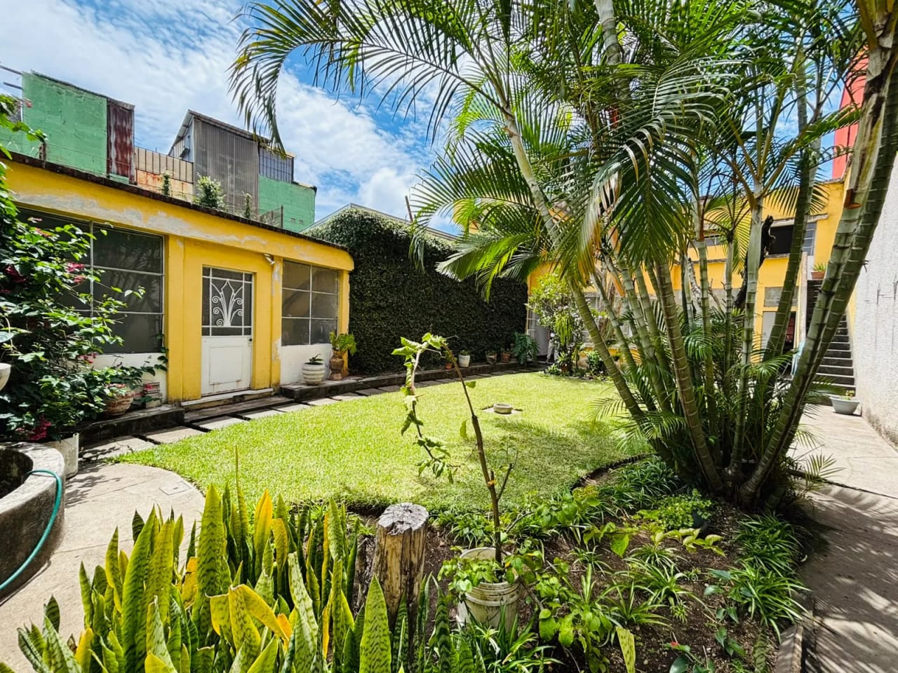 Amplia casa de 4 dormitorios en venta - ZONA 1 — Casa en Venta en Zona 1, Guatemala, Ciudad — foto 1 de 16