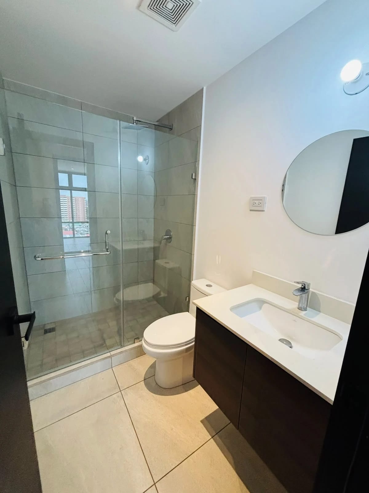 Apartamento excelente ubicación en zona 10 -IQ10 — Apartamento en Venta en Zona 10, Guatemala, Ciudad — foto 9 de 11