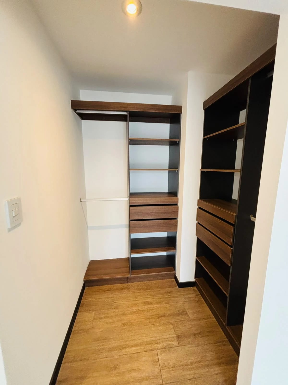 Apartamento en Venta - IQ10 - ideal para inversión ZONA 10 — Apartamento en Venta en Zona 10, Guatemala, Ciudad — foto 6 de 11