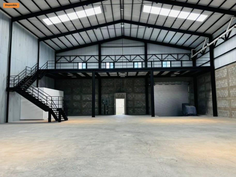 Alquilo Bodega de 1,000 Metros en Villa nueva boulevard reformadores — Bodega / Ofibodega en Alquiler en Villa Nueva, Guatemala, Ciudad — foto 1 de 10