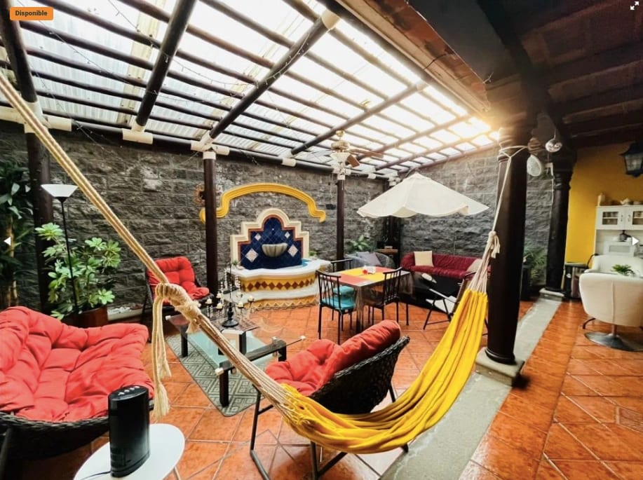 Casa de 5 dormitorios fuera de garita en zona 10 — Casa en Venta en Zona 10, Guatemala, Ciudad — foto 1 de 15