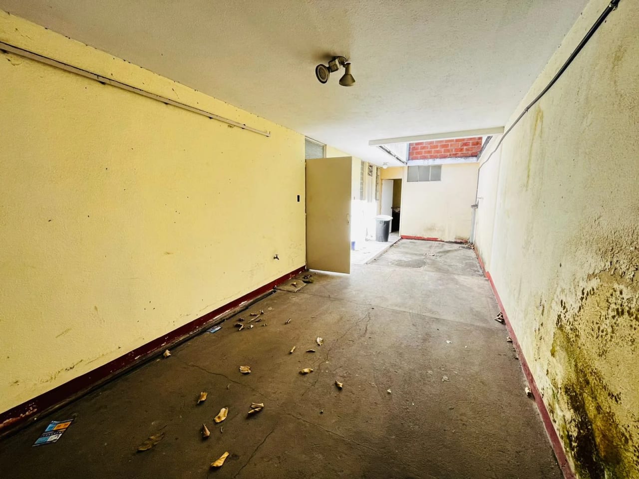 Amplia casa en venta en zona 6 — Casa en Venta en Zona 6, Guatemala, Ciudad — foto 9 de 11