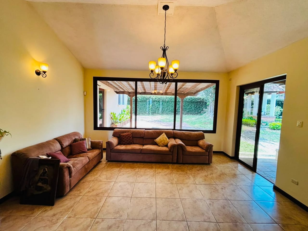 Casa de 4 dormitorios en venta en Condominio Real Del Campo CAES — Casa en Venta en Carretera a El Salvador, Guatemala, Ciudad — foto 7 de 17