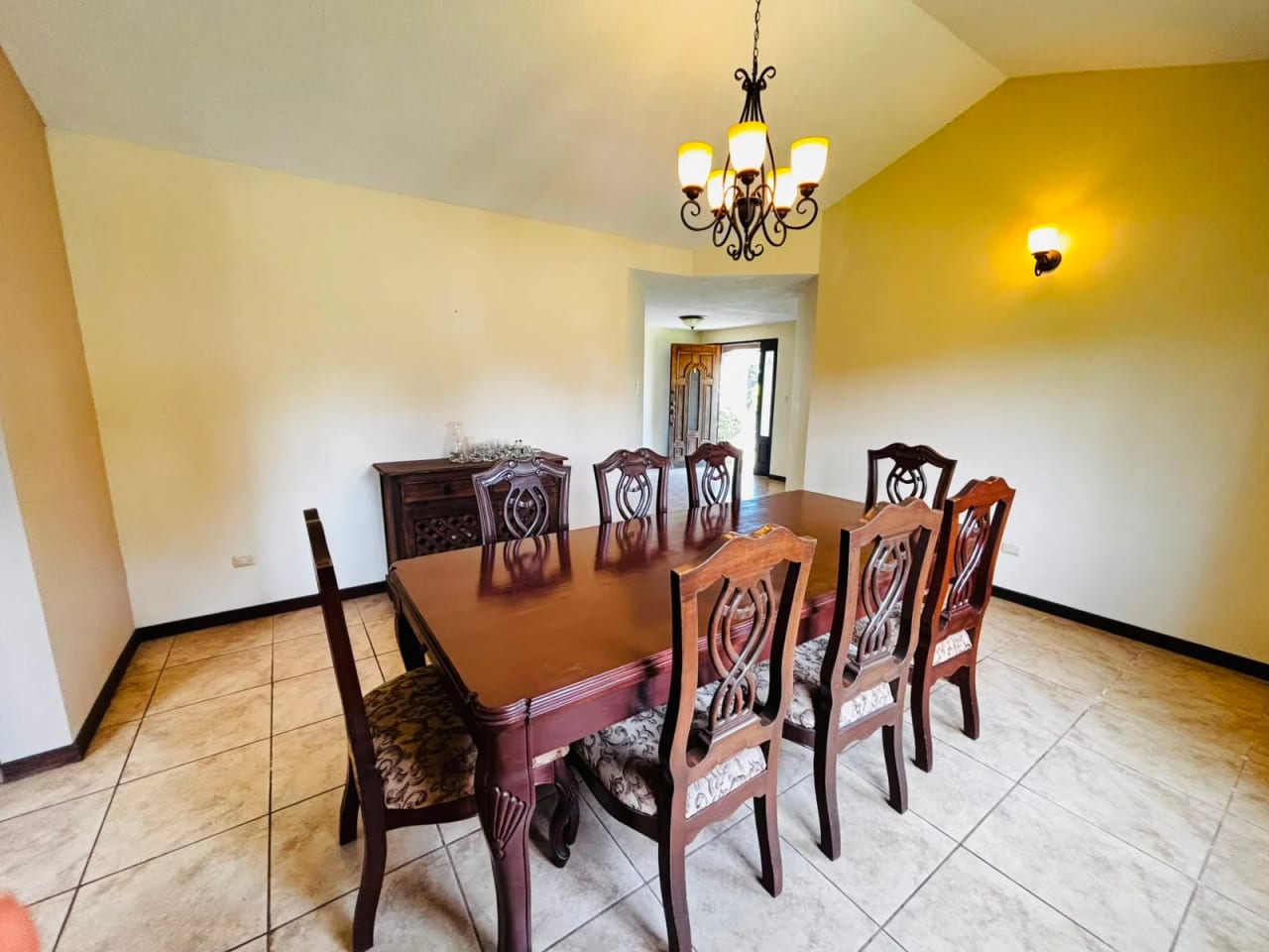 Casa de 4 dormitorios en venta en Condominio Real Del Campo CAES — Casa en Venta en Carretera a El Salvador, Guatemala, Ciudad — foto 11 de 17