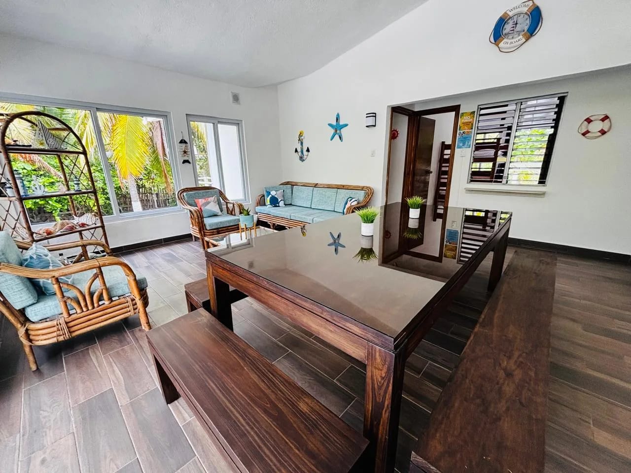 comedor — Las lisas casa de Playa con piscina y jardines — Casa vacacional en Venta en Las Lisas, Santa Rosa — foto 4 de 17