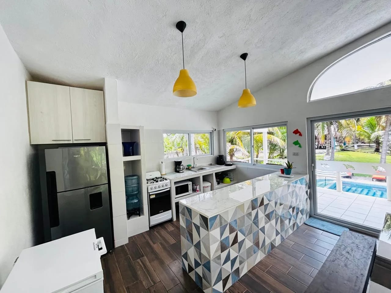 cocina — Las lisas casa de Playa con piscina y jardines — Casa vacacional en Venta en Las Lisas, Santa Rosa — foto 7 de 17