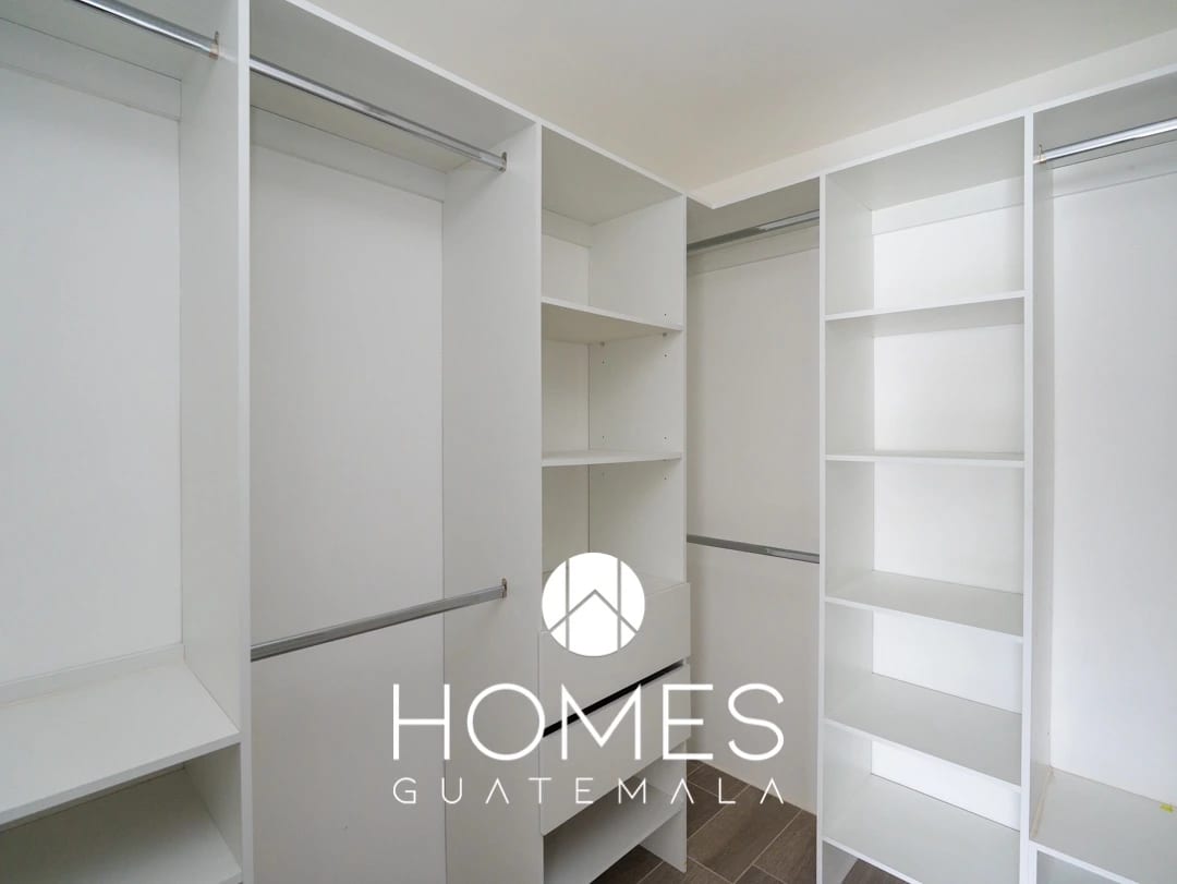 Apartamento con amplio jardín en Venta, Zona 14 La Villa. — Apartamento en Venta en Zona 14, Guatemala, Ciudad — foto 8 de 17
