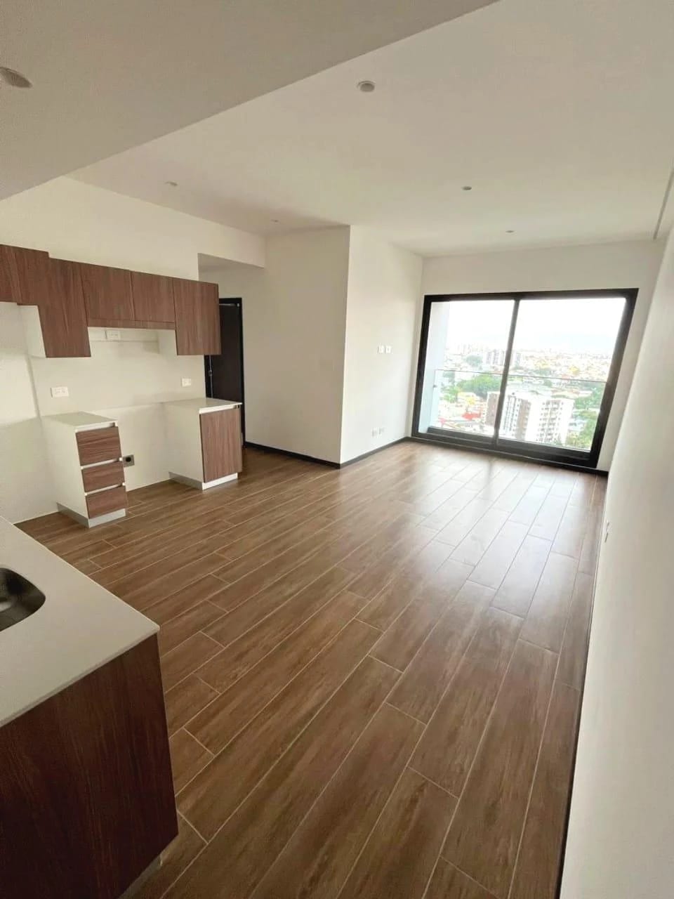 APARTAMENTO EN ALQUILER - NIVEL ALTO - EDIFICIO MARABI MARISCAL ZONA 11 — Apartamento en Alquiler en Zona 11, Guatemala, Ciudad — foto 6 de 17
