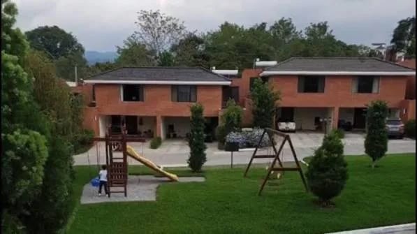CASA EN ALQUILER CONDOMINIO ALAMEDAS DE SAN ISIDRO ZONA 16 — Casa en Alquiler en Zona 16, Guatemala, Ciudad — foto 1 de 11