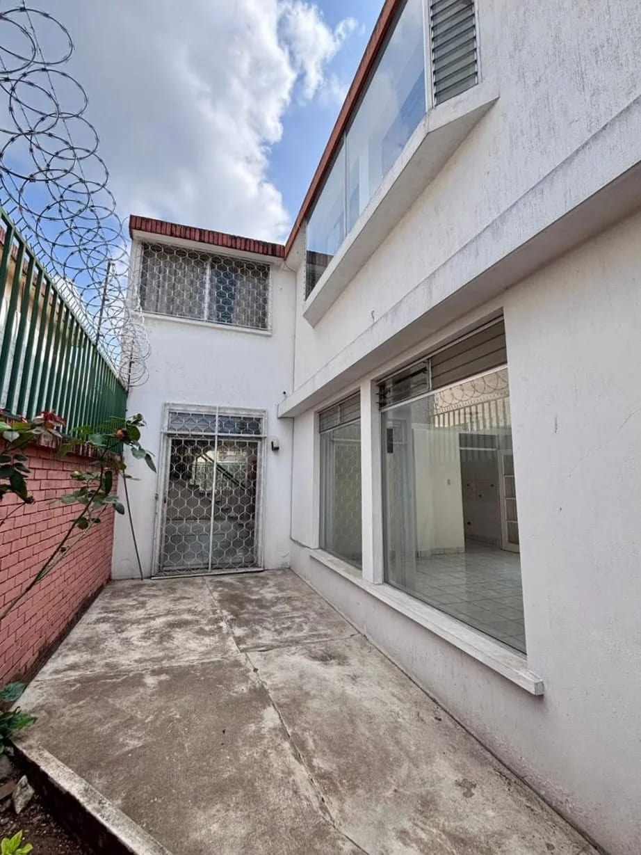 CASA EN ALQUILER PARA OFICINA AVENIDA PETAPA ZONA 12 — Casa en Alquiler en Zona 12, Guatemala, Ciudad — foto 2 de 9