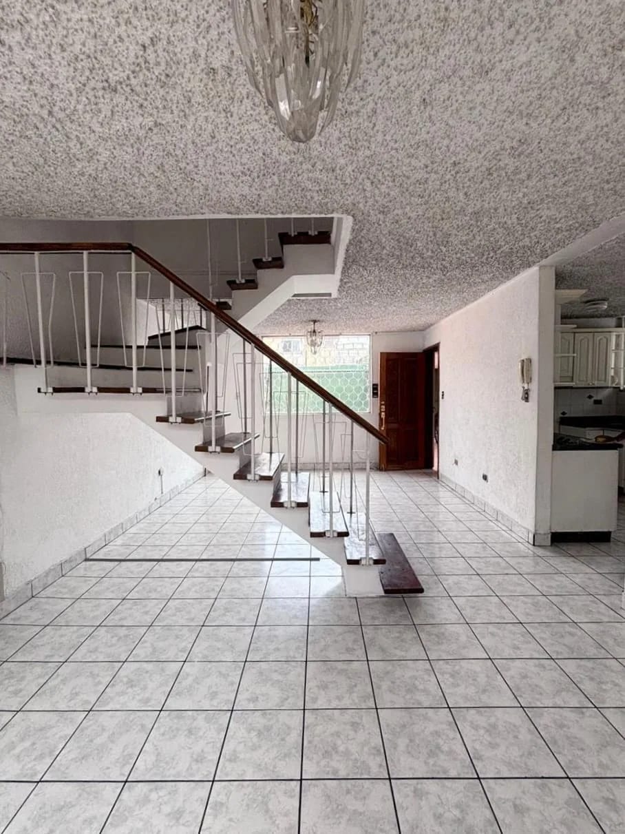 CASA EN ALQUILER PARA OFICINA AVENIDA PETAPA ZONA 12 — Casa en Alquiler en Zona 12, Guatemala, Ciudad — foto 4 de 9