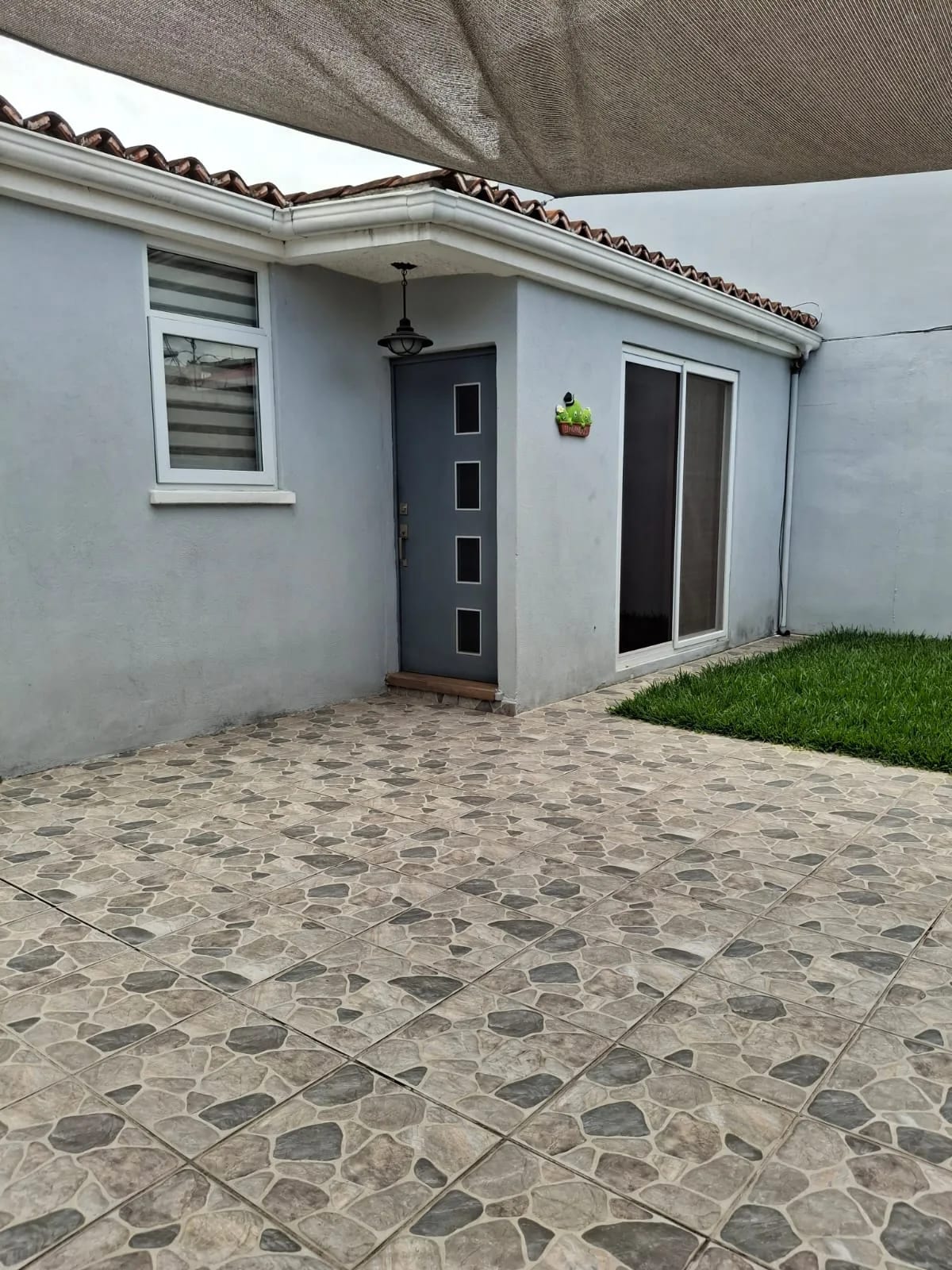 ALQUILER CASA DE 2 DORMITORIOS - UN NIVEL - VILLA LINDA II ZONA 7 — Casa en Alquiler en Zona 7, Guatemala, Ciudad — foto 1 de 17