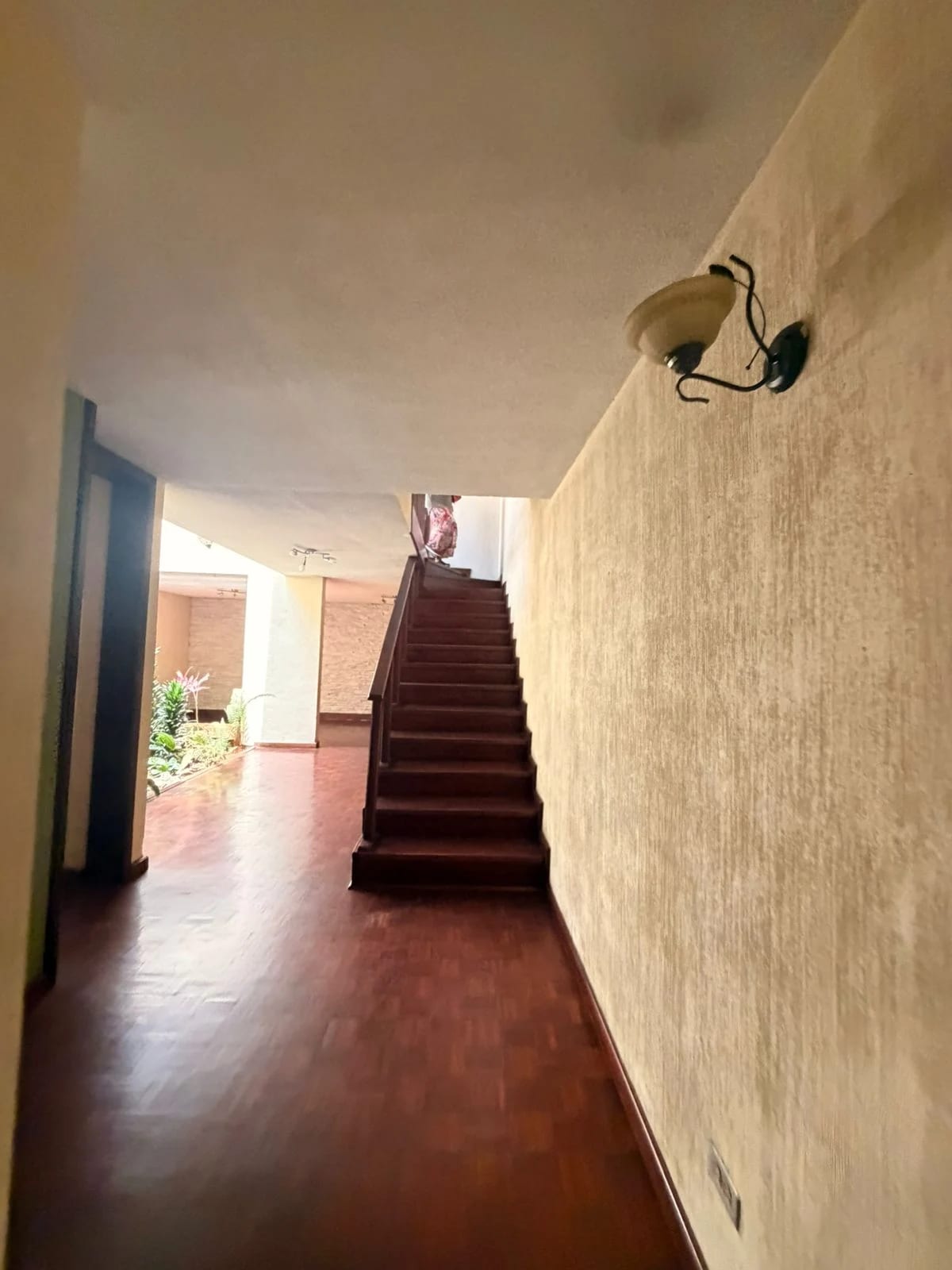 CASA EN ALQUILER EN CONDOMINIO LA PRADERA ZONA 10 — Casa en Alquiler en Zona 10, Guatemala, Ciudad — foto 10 de 17