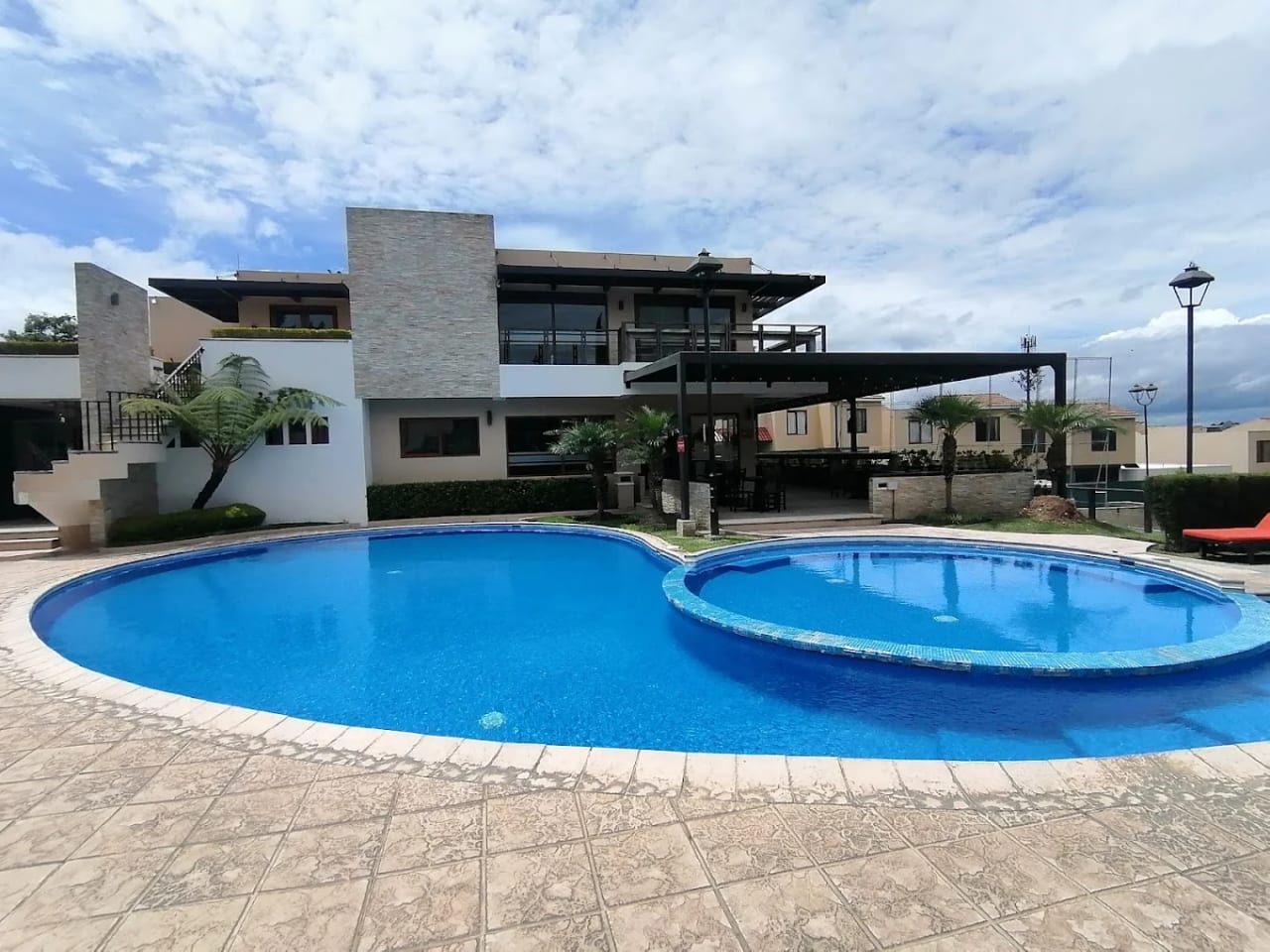 Casa en Venta Cumbres de la Arboleda KM. 21.5 Carretera a el Salvador — Casa en Venta en Carretera a El Salvador, Guatemala, Ciudad — foto 1 de 16