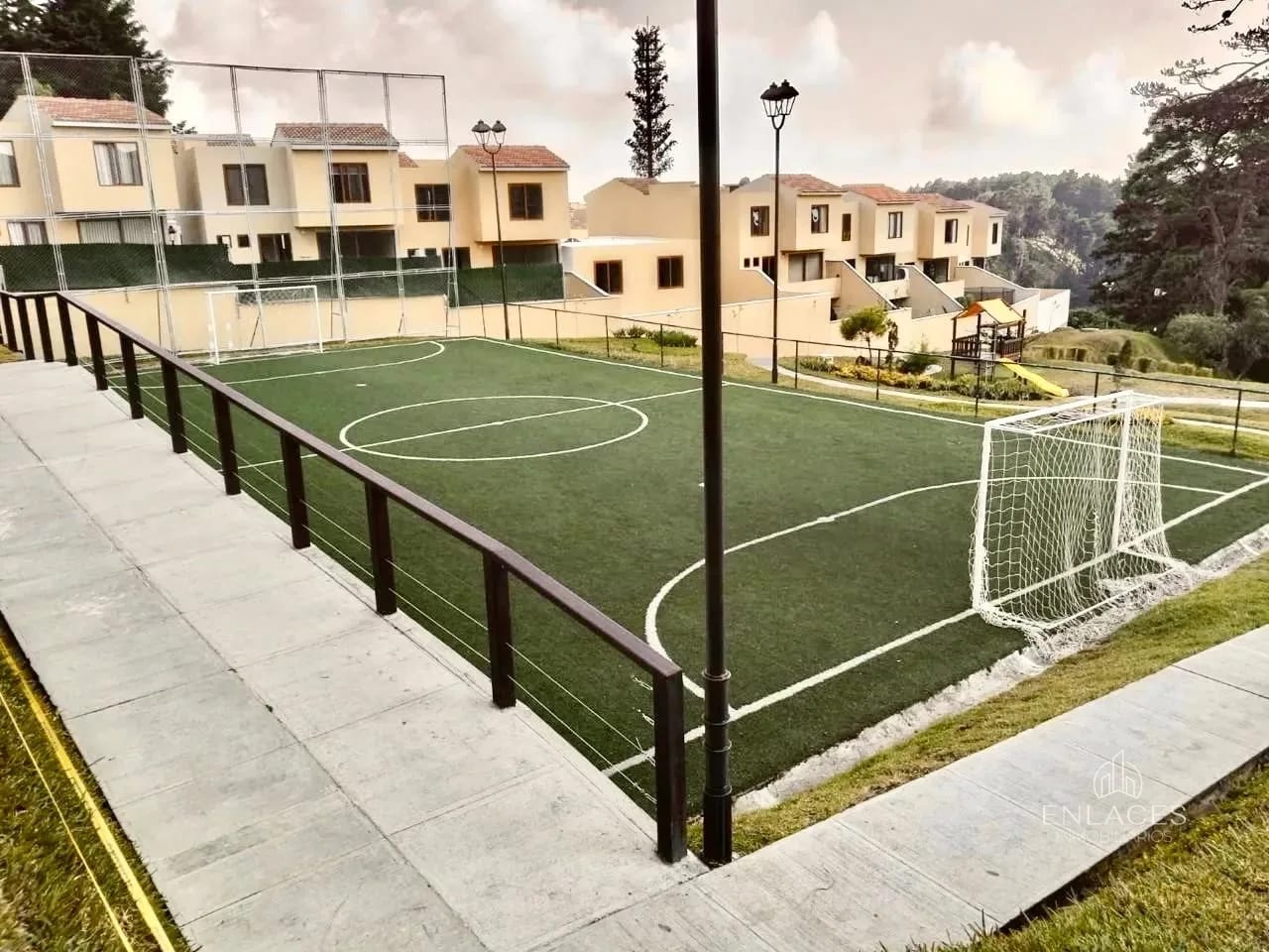 Casa en Venta Cumbres de la Arboleda KM. 21.5 Carretera a el Salvador — Casa en Venta en Carretera a El Salvador, Guatemala, Ciudad — foto 4 de 16