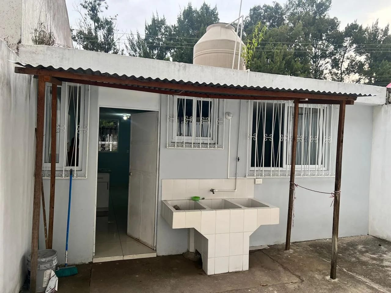 Casa en Venta Fuera de Garita Valle Dorado San Cristóbal Zona 8 Mixco — Casa en Venta en Zona 8 Mixco, Guatemala, Ciudad — foto 12 de 16