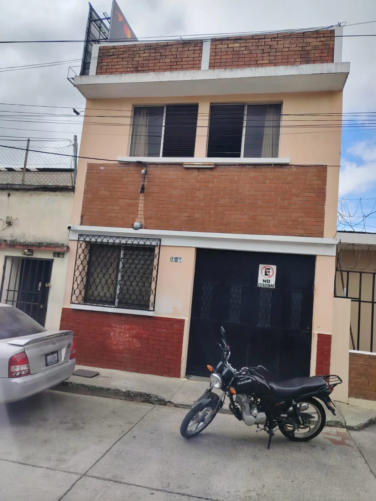 Casa de 2 Niveles en Venta Zona 6 — Casa en Venta en Zona 6, Guatemala, Ciudad — foto 1 de 12