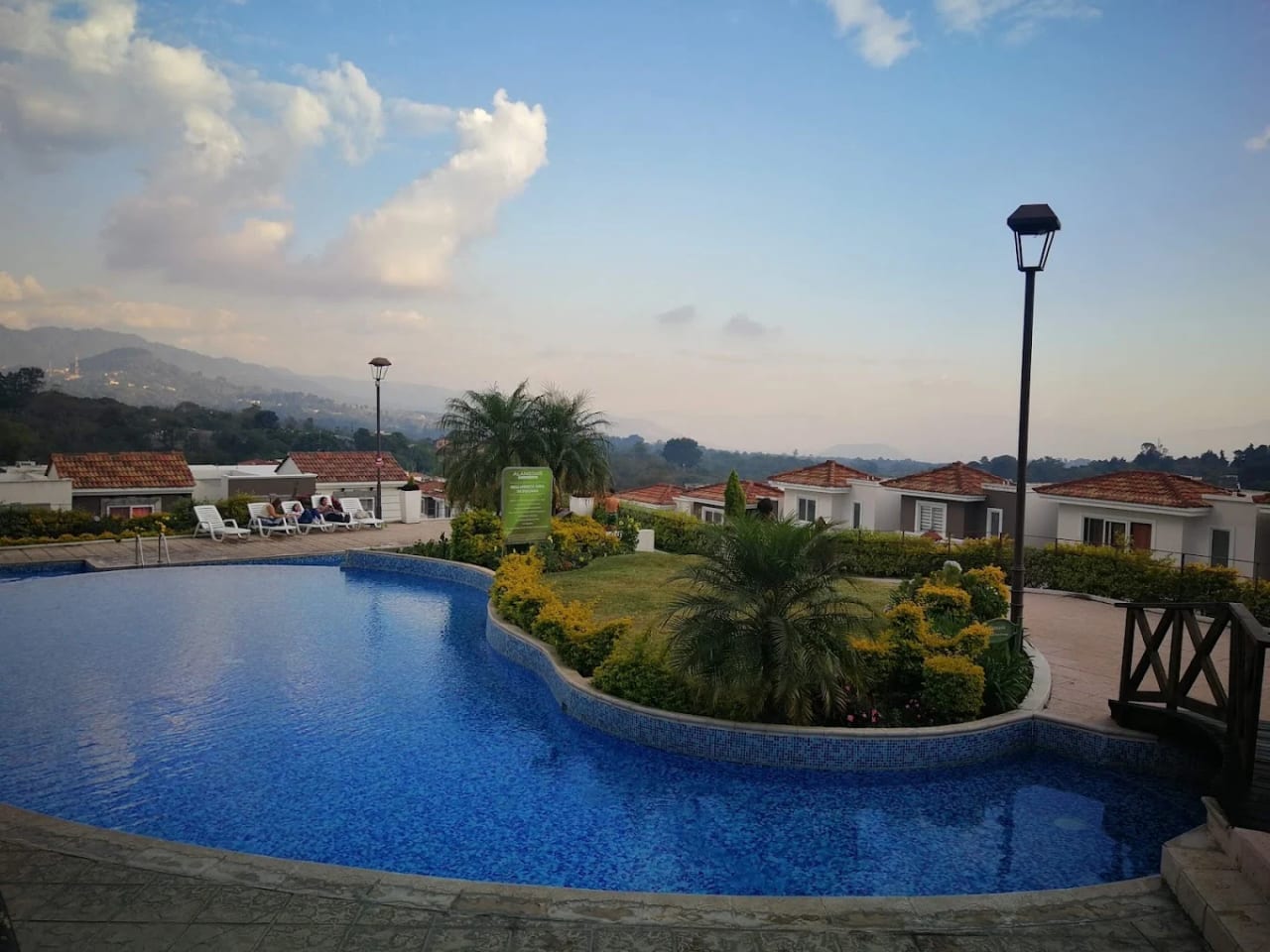 Casa en Venta Condominio Alamedas de Santo Domingo KM. 30.5 Fraijanes — Casa en Venta en Carretera a El Salvador, Guatemala, Ciudad — foto 5 de 16