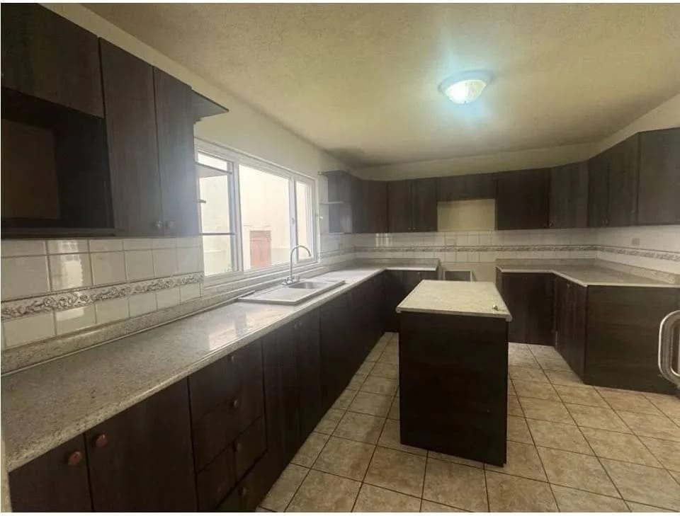 Casa en Venta los Manantiales Kn. 19.5 Entrada a San Jos — Casa en Venta en San José Pinula, Guatemala, Ciudad — foto 3 de 16
