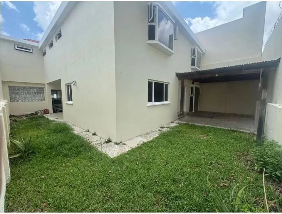 Casa en Venta los Manantiales Kn. 19.5 Entrada a San Jos — Casa en Venta en San José Pinula, Guatemala, Ciudad — foto 1 de 16