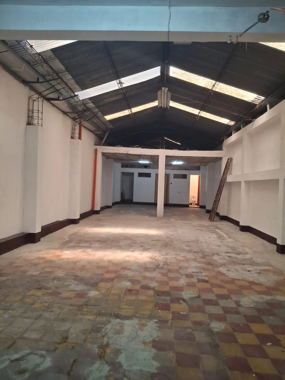 Alquiler Bodega Sobre 3a. Avenida y 6a. Calle Zona 1 — Bodega / Ofibodega en Alquiler en Zona 1, Guatemala, Ciudad — foto 1 de 7