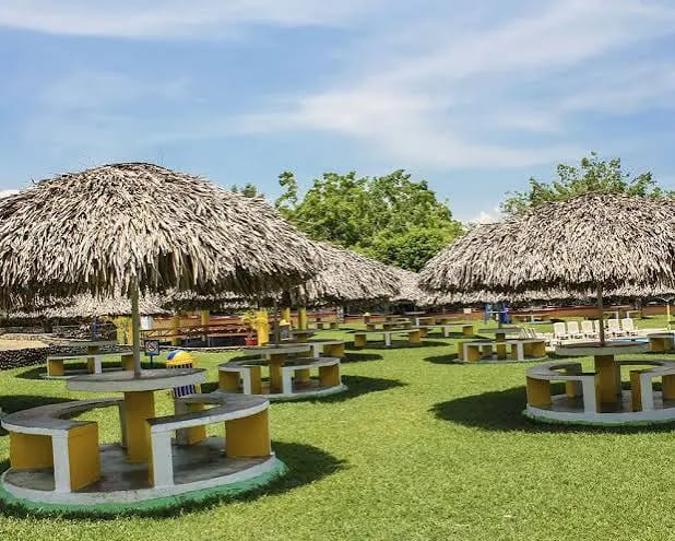Propiedad con Piscina y Casa de Descanso en Venta en Torremolinos KM. 79 Autopista a Puerto Quetzal Escuintla — Terreno en Venta en Escuintla, Escuintla — foto 12 de 16
