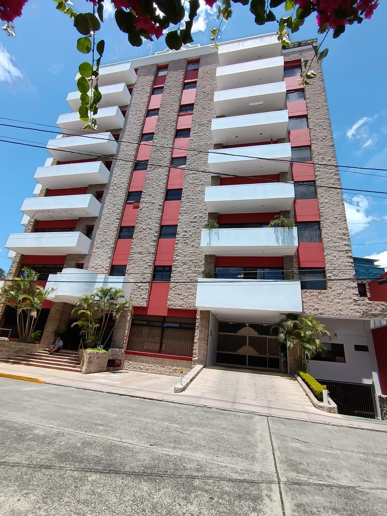 Hermoso Apartamento en Alquiler en Exclusivo Edificio Villalar Zona 10 — Apartamento en Alquiler en Zona 10, Guatemala, Ciudad — foto 1 de 4