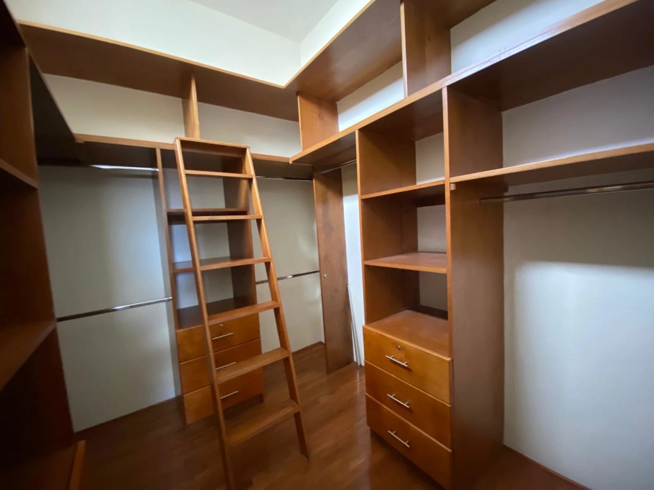 Casa en Venta Condominio Vizcaya KM. 16.5 Carretera a el Salvador — Casa en Venta en Carretera a El Salvador, Guatemala, Ciudad — foto 9 de 16