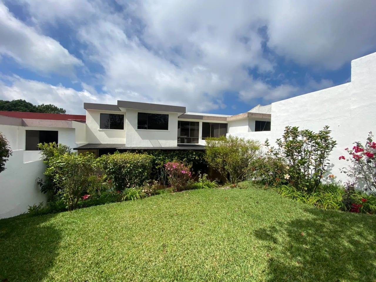 Casa en Venta Condominio Vizcaya KM. 16.5 Carretera a el Salvador — Casa en Venta en Carretera a El Salvador, Guatemala, Ciudad — foto 14 de 16