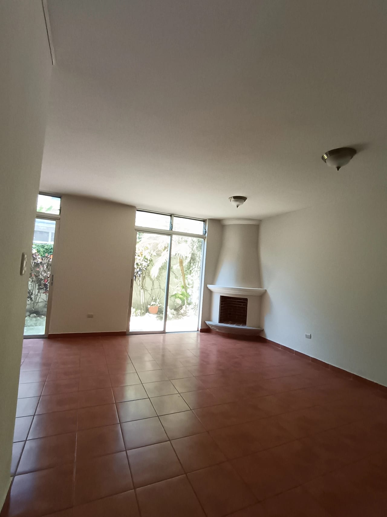 Casa en Alquiler Condominio Altos del Encinal Zona 7 Mixco — Casa en Alquiler en Zona 7 Mixco, Guatemala, Ciudad — foto 6 de 17