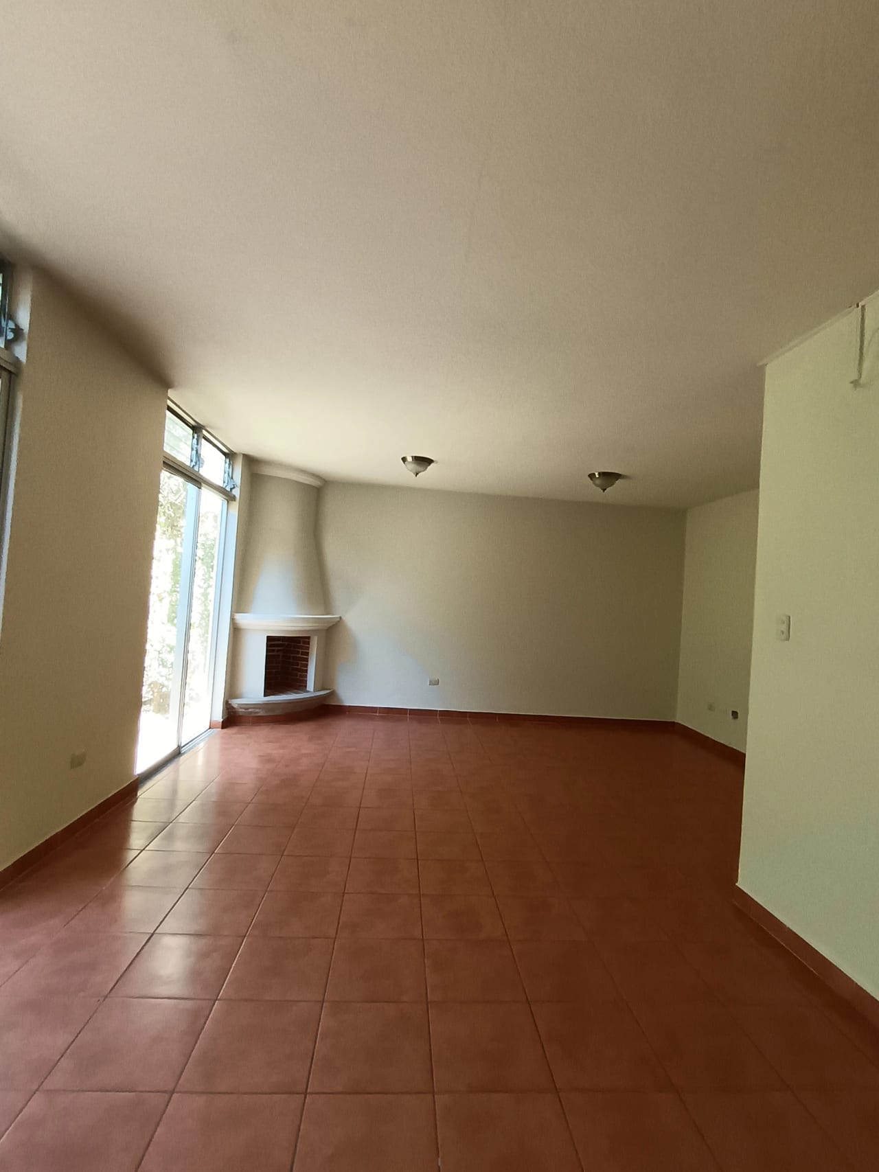 Casa en Alquiler Condominio Altos del Encinal Zona 7 Mixco — Casa en Alquiler en Zona 7 Mixco, Guatemala, Ciudad — foto 12 de 17