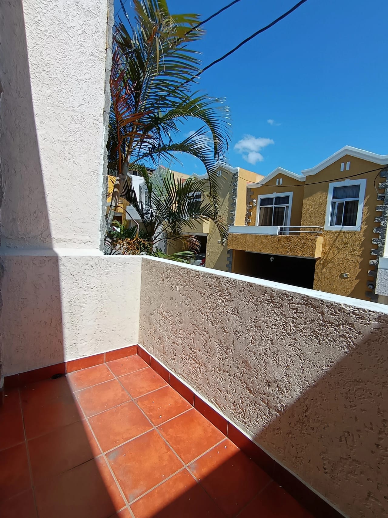 Preciosa Casa en Alquiler Conominio Altos del Encinal Zona 7 Mixco — Casa en Alquiler en Zona 7 Mixco, Guatemala, Ciudad — foto 15 de 17