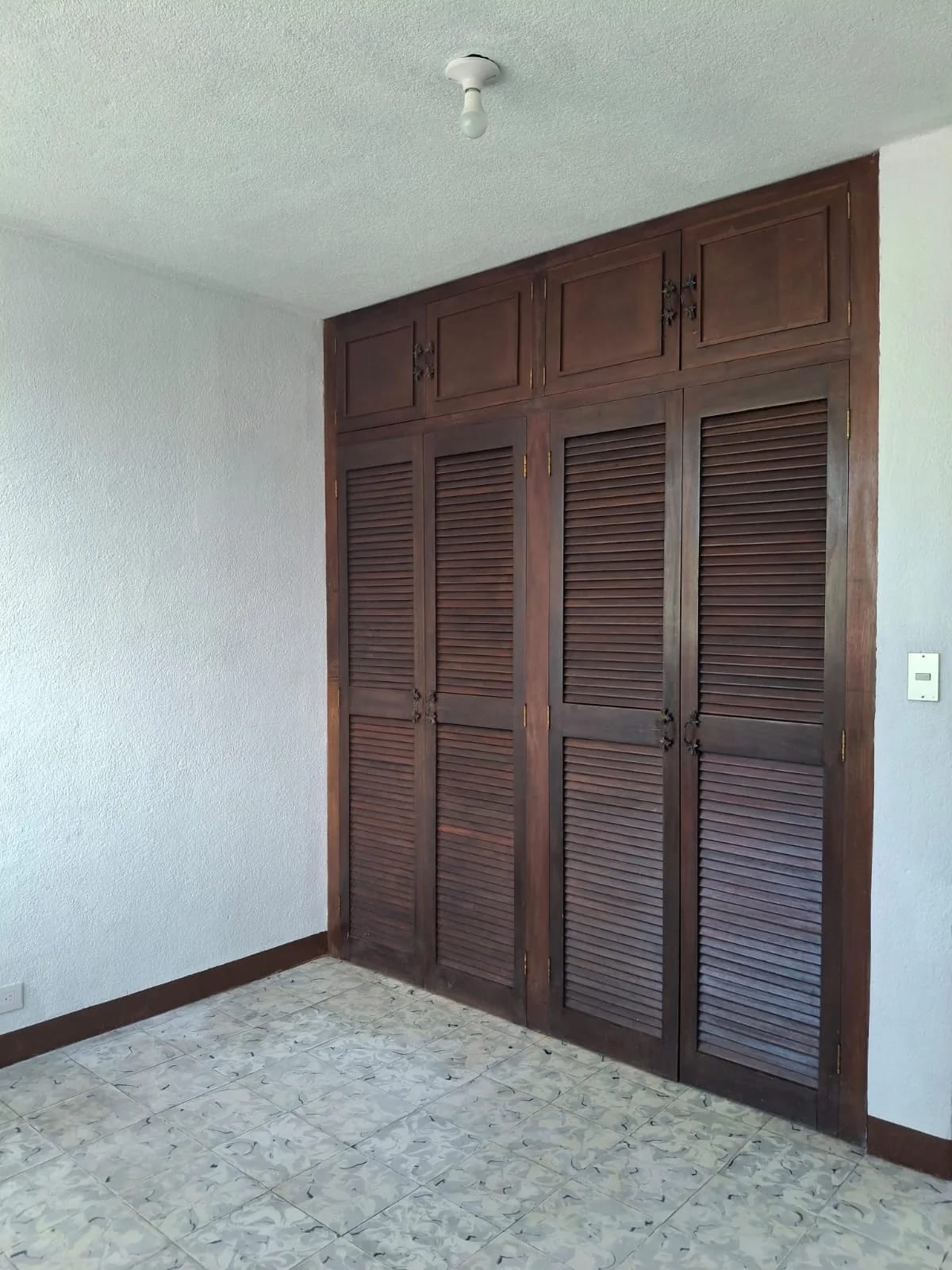 Alquiler Apartamento - Fuera de Garita - Kaminal Juyú I Zona 7 — Apartamento en Alquiler en Zona 7, Guatemala, Ciudad — foto 11 de 13