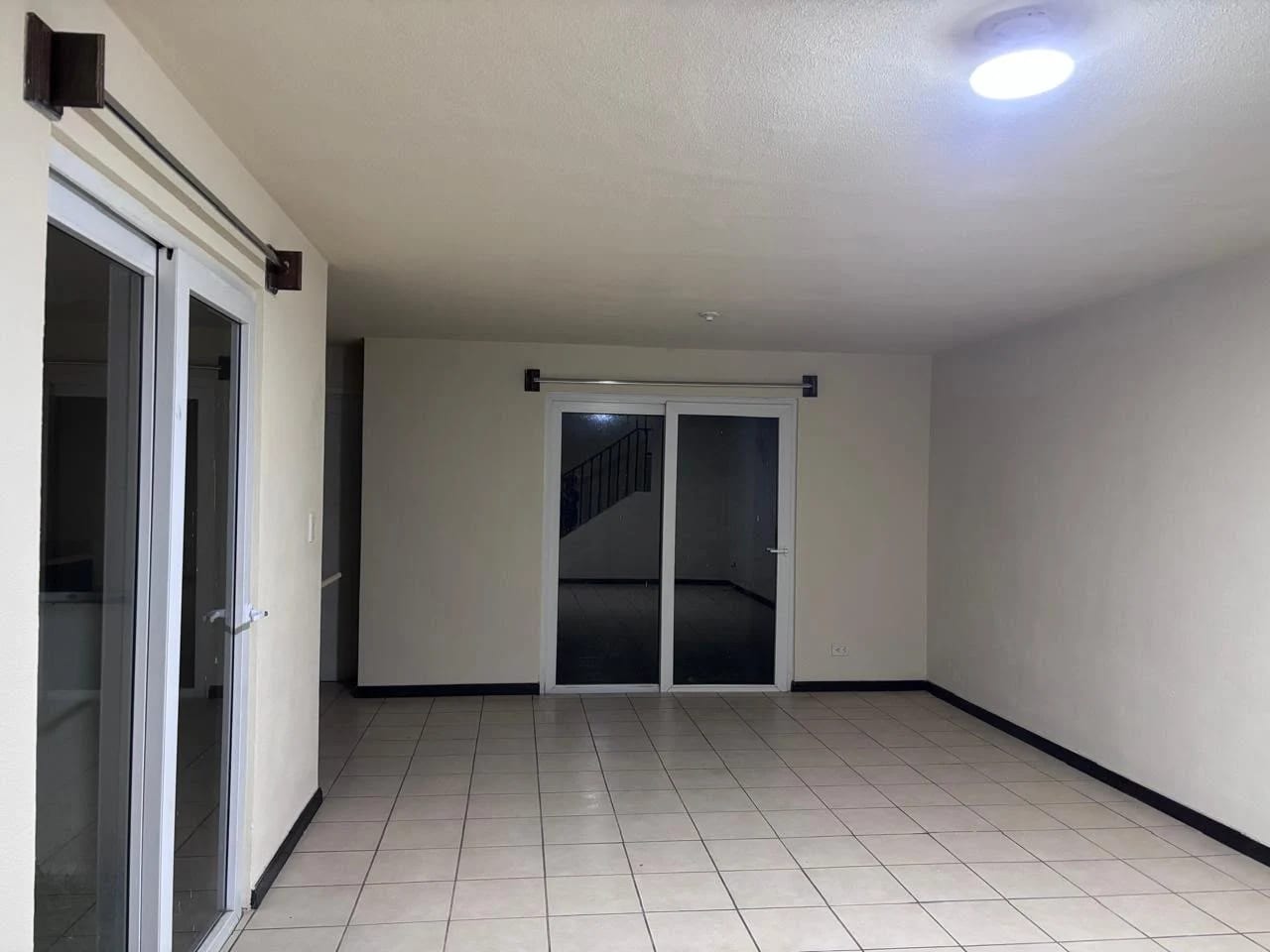 Casa en Alquiler Condominio Alamedas de Santo Domingo KM. 30.5 CAES — Casa en Alquiler en Carretera a El Salvador, Guatemala, Ciudad — foto 3 de 14