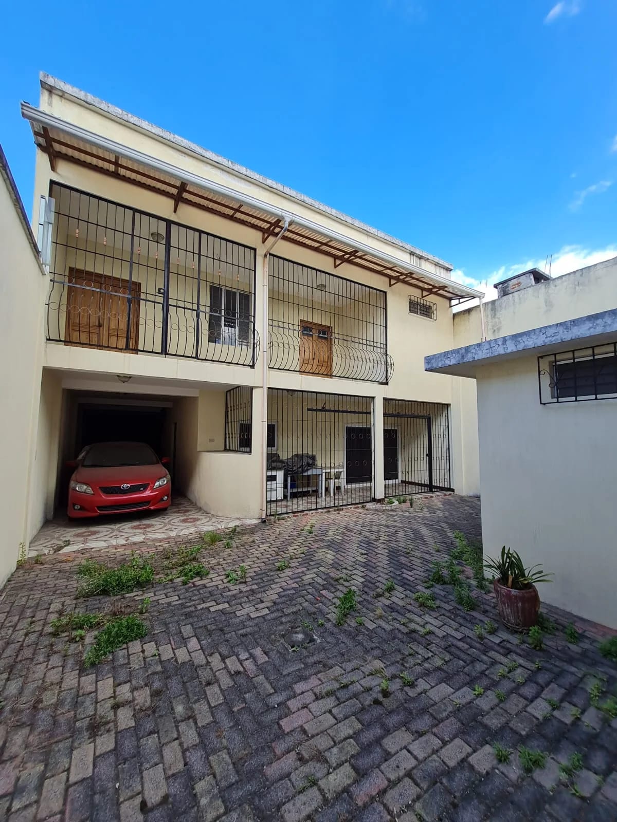 Casa en Venta Fuera de Garita Colonia Roosevelt Zona 11 — Casa en Venta en Zona 11, Guatemala, Ciudad — foto 1 de 13