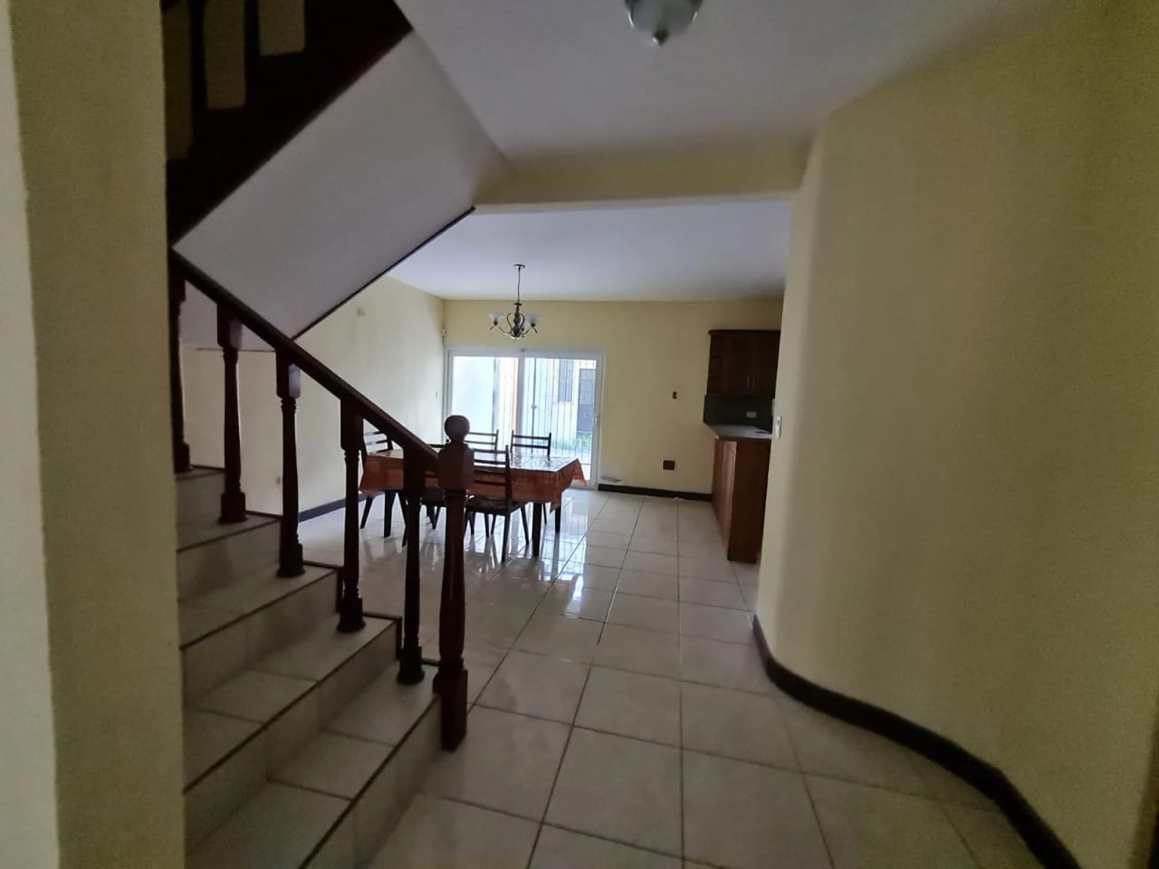 Casa en Venta Fuera de Garita Colonia Roosevelt Zona 11 — Casa en Venta en Zona 11, Guatemala, Ciudad — foto 2 de 13