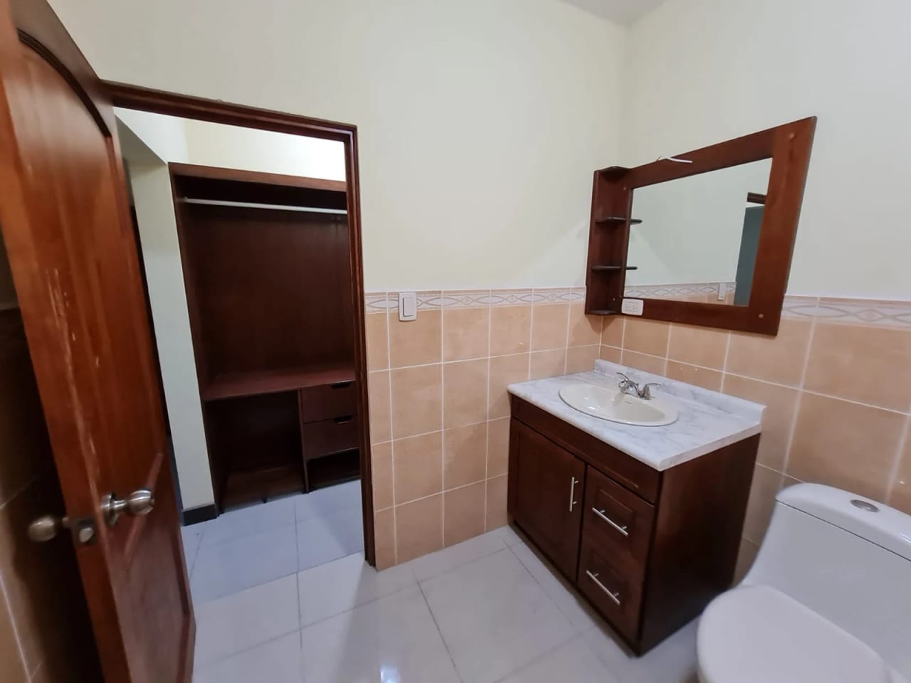 Casa en Venta Fuera de Garita Colonia Roosevelt Zona 11 — Casa en Venta en Zona 11, Guatemala, Ciudad — foto 6 de 13