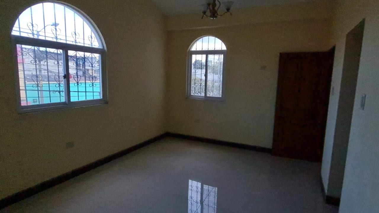 Casa en Venta Fuera de Garita Colonia Roosevelt Zona 11 — Casa en Venta en Zona 11, Guatemala, Ciudad — foto 11 de 13