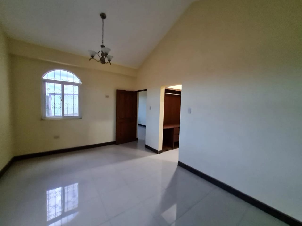 Casa en Venta Fuera de Garita Colonia Roosevelt Zona 11 — Casa en Venta en Zona 11, Guatemala, Ciudad — foto 9 de 13