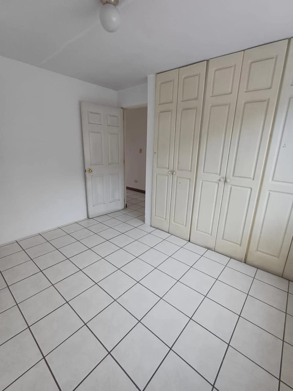 Townhouse en Venta en San Cristóbal Zona 8 Mixco — Casa en Venta en Zona 8 Mixco, Guatemala, Ciudad — foto 5 de 17