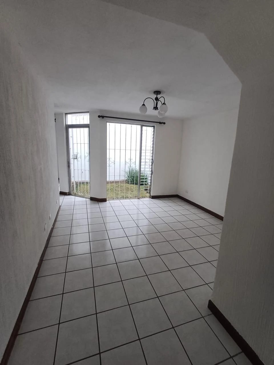 Townhouse en Venta en San Cristóbal Zona 8 Mixco — Casa en Venta en Zona 8 Mixco, Guatemala, Ciudad — foto 12 de 17