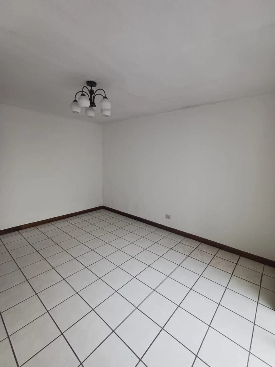 Townhouse en Venta en San Cristóbal Zona 8 Mixco — Casa en Venta en Zona 8 Mixco, Guatemala, Ciudad — foto 14 de 17