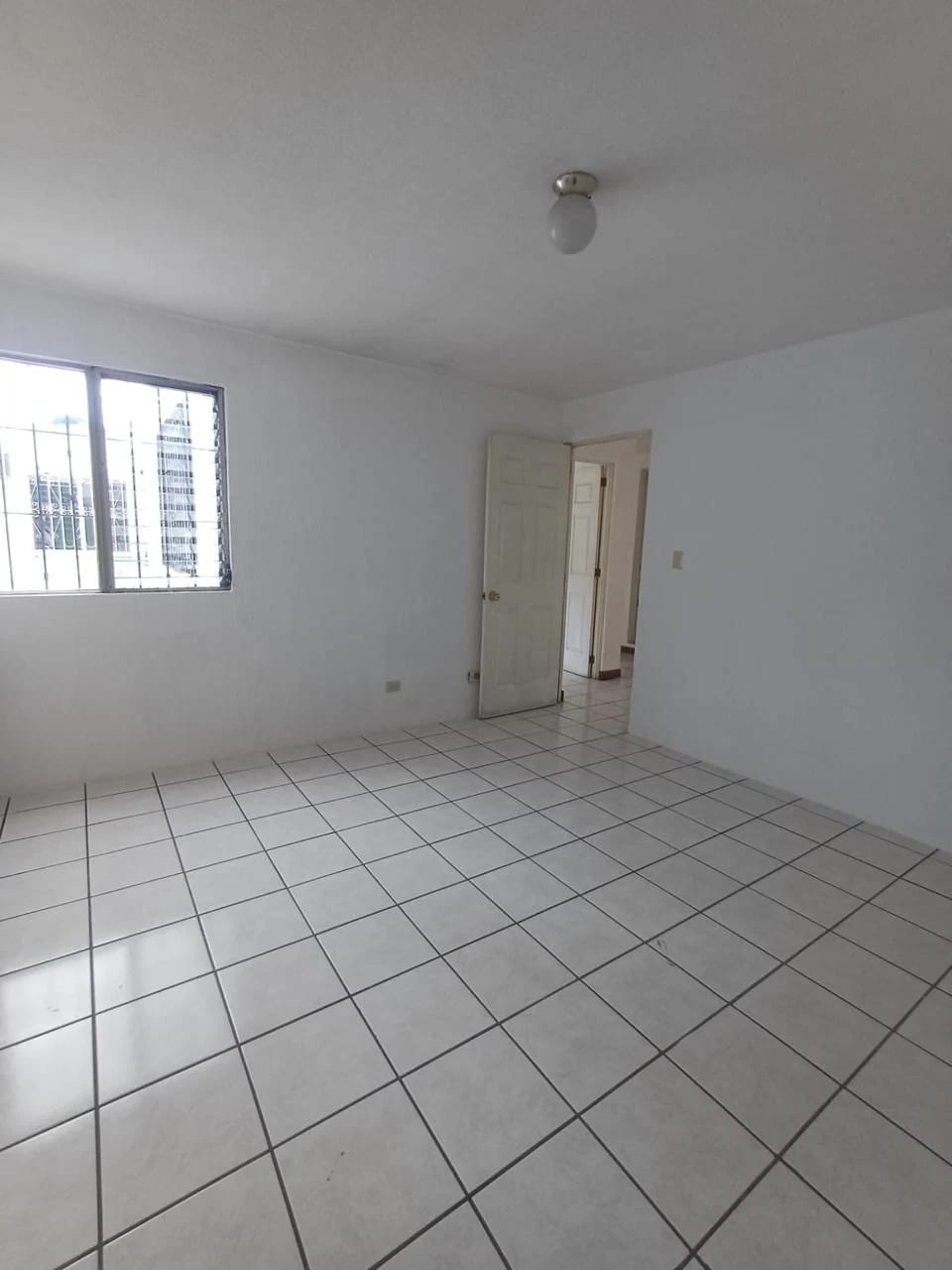 Townhouse en Venta en San Cristóbal Zona 8 Mixco — Casa en Venta en Zona 8 Mixco, Guatemala, Ciudad — foto 15 de 17