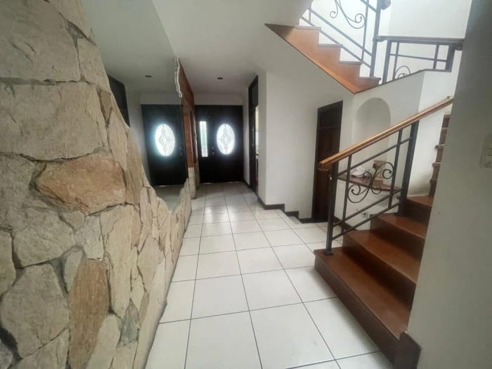 Casa en Renta en Zona 13 — Casa en Alquiler en cañadas de elgin, Zona 13, Guatemala, Ciudad — foto 5 de 7