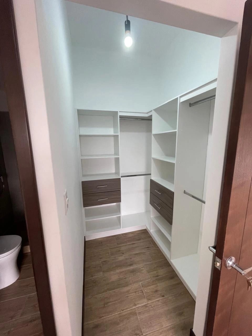 Apartamento en Renta en Zona 10 — Apartamento en Alquiler en Casalini Diagonal 6, Zona 10, Guatemala, Ciudad — foto 3 de 4