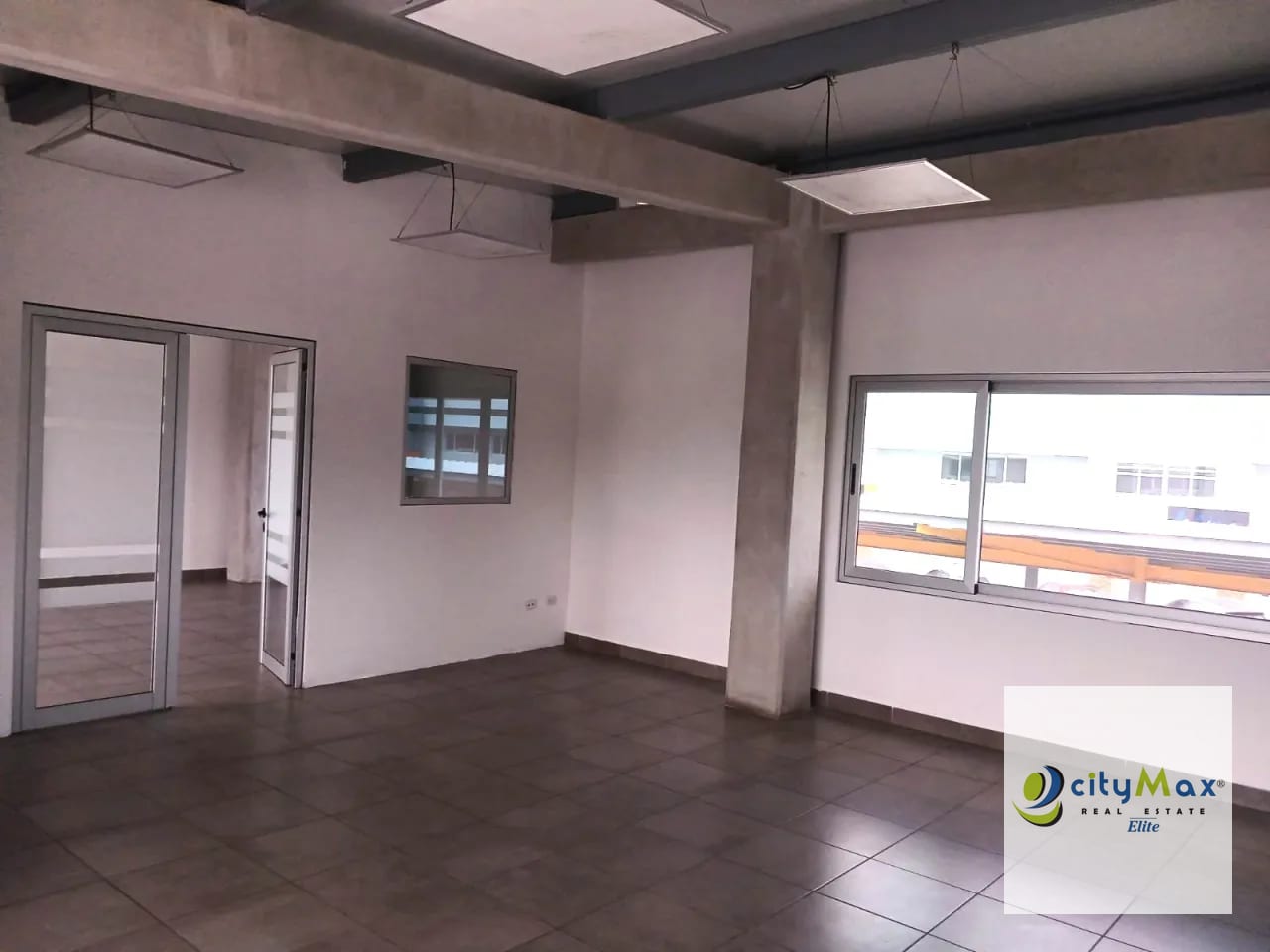 Ofi Bodega en Alquiler en el Naranjo - Zona 4 de Mixco — Bodega / Ofibodega en Alquiler en Condado Naranjo, Zona 4 Mixco, Guatemala, Ciudad — foto 4 de 13