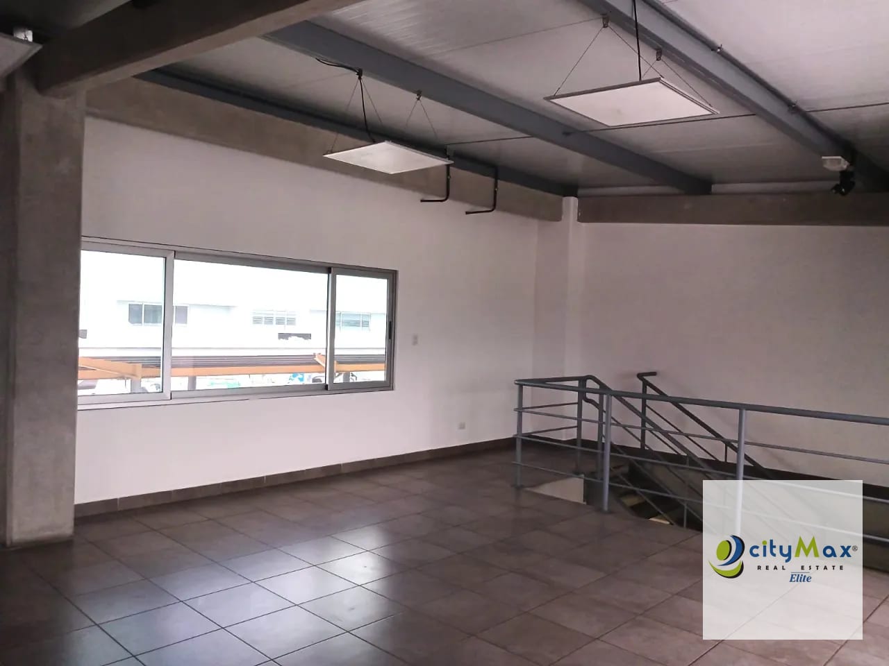 Ofi Bodega en Alquiler en el Naranjo - Zona 4 de Mixco — Bodega / Ofibodega en Alquiler en Condado Naranjo, Zona 4 Mixco, Guatemala, Ciudad — foto 3 de 13
