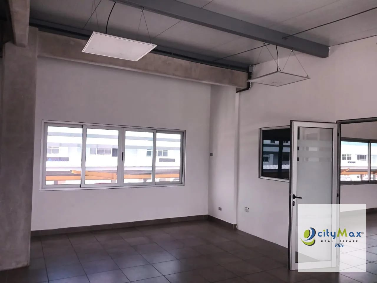 Ofi Bodega en Alquiler en el Naranjo - Zona 4 de Mixco — Bodega / Ofibodega en Alquiler en Condado Naranjo, Zona 4 Mixco, Guatemala, Ciudad — foto 5 de 13